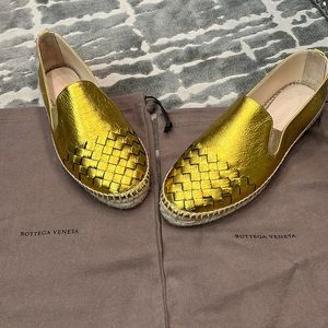 NWOB Bottega Veneta gold espadrilles
